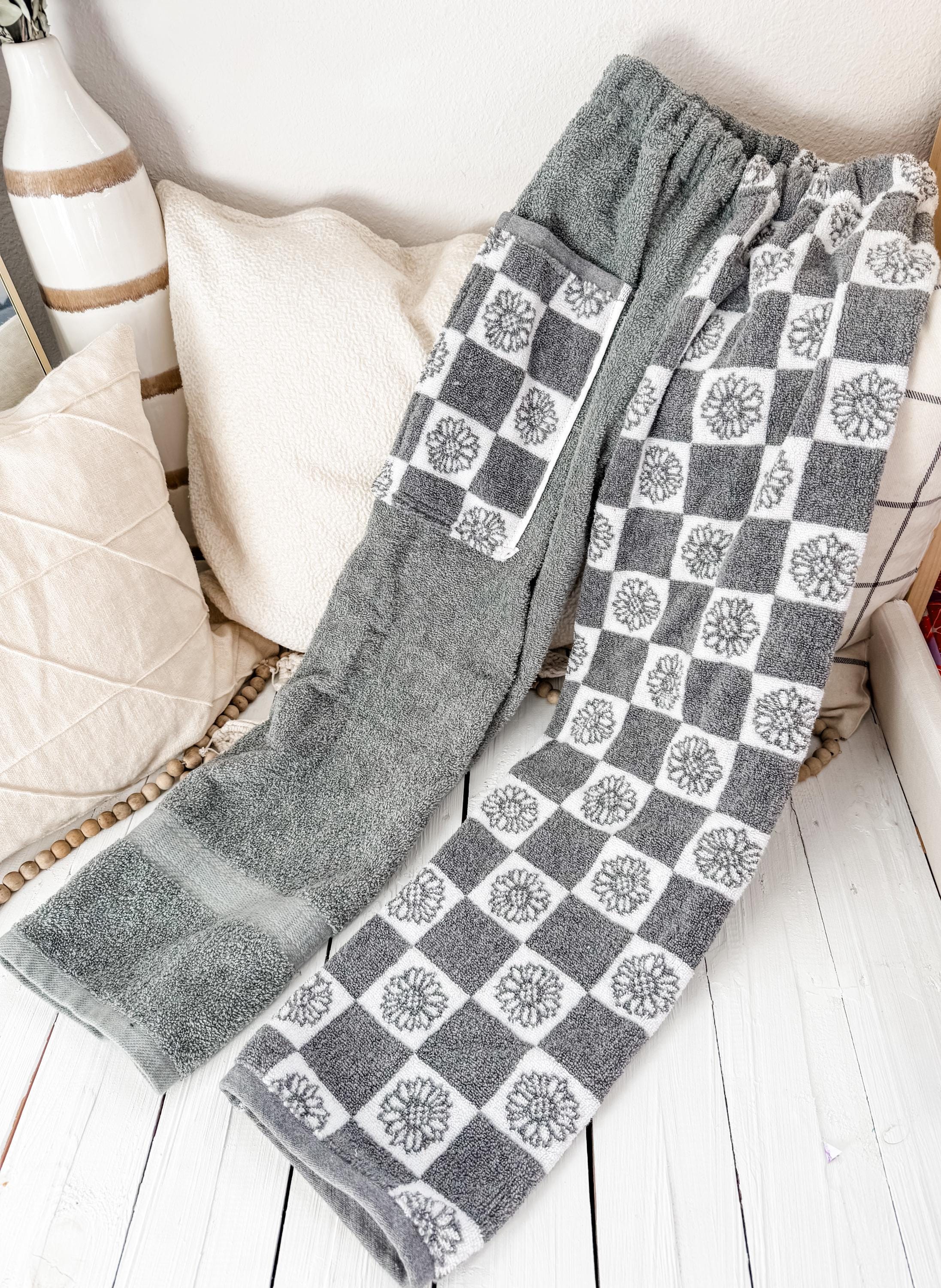 Checkerboard Daisy Towel Pants